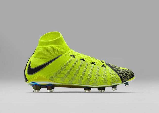 Nike lancia lancia le scarpe ispirate a FIFA 18: saranno ai piedi di Cavani  e Icardi | Calcio e Finanza