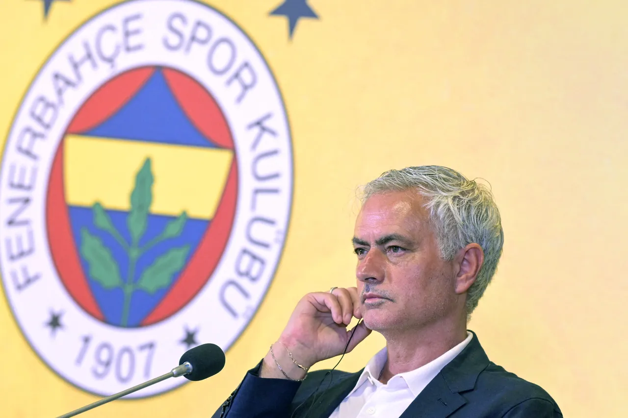 Oficial Mourinho no Fenerbahçe: o salário do português