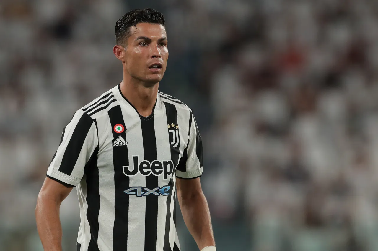 juve causa ronaldo stipendi