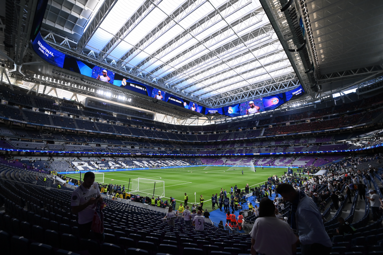 Il tetto retrattile dello stadio Santiago Bernabeu